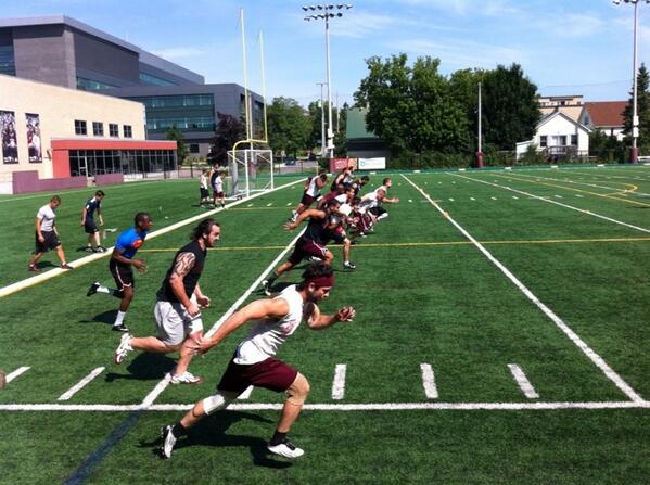 stablekneez's tweet image. Building a foundation for speed with @613kingfootball&apos;s Joey K. #giddyup #explosivepower