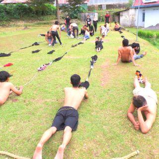 pemberontak8's tweet photo. Latihan militer tenan http://t.co/8k9pJHkunN