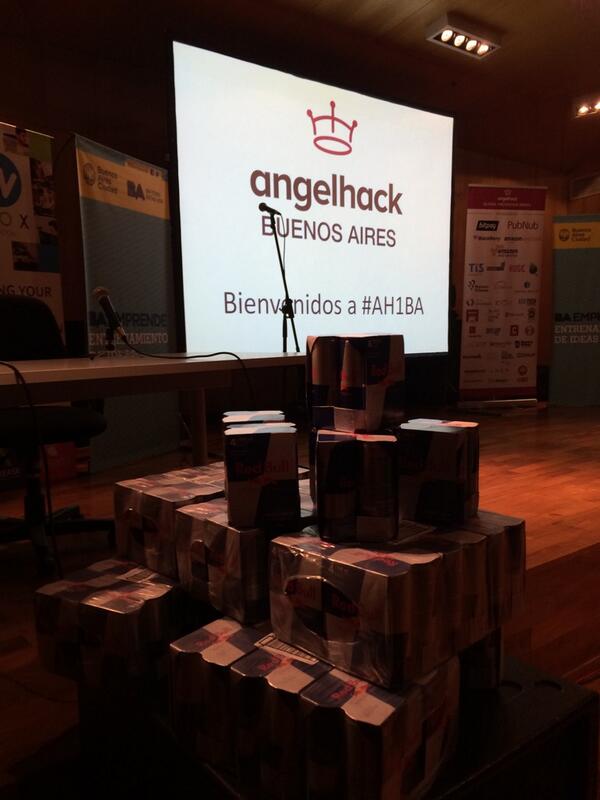 MatiFineschi's tweet photo. Gracias a @redbullARG por estar con nosotros en @AngelHackBA #tedaalas http://t.co/s8NskcO6G0