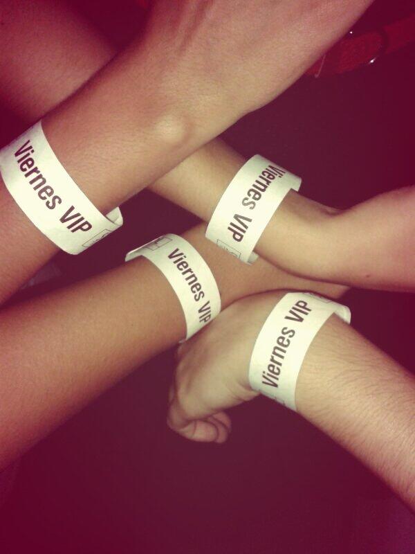 rociolarubia's tweet photo. Llegar antes de las 12 a cafe del sol para entrar gratis y acabar en vip con botella de gratis @ClauVelazquezT http://t.co/9FGZMRhznh