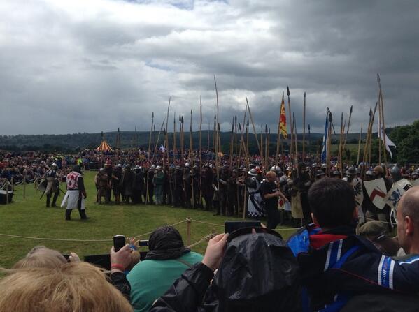 The battle at #bannockburnlive! Today is sold out, but still tickets available for tomorrow! visit.sc/1ihIQYp