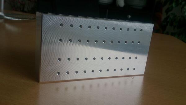 Keizer_Audio's tweet photo. Needed a new heatsink for the #gainclone. Why buy if I can #diy? #diyaudio #cnc #audiophile @GainClone http://t.co/IIWXoyZJ0M