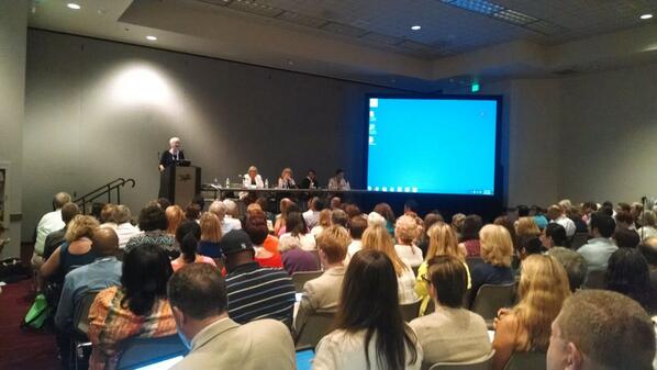 medejean's tweet image. Ahora en la sesión #FutureOfLibraries durante #alaac14, repensando espacios, objetivos e información de #Biblioteca