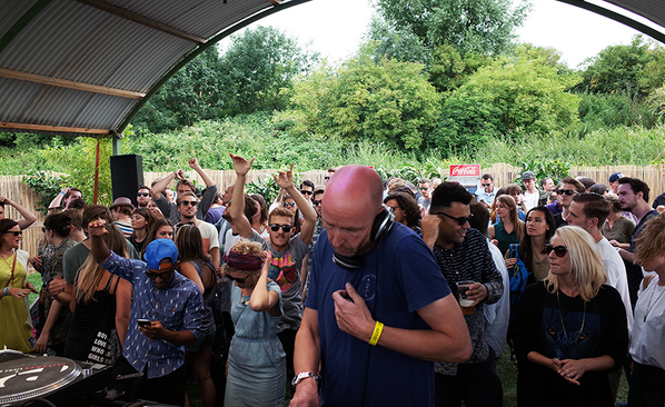 boilerroomtv's tweet photo. The big bossman. @CloneRecords / @Clonedotnl don @sergeclone getting gritty. Serious stuff http://t.co/Ku6bGiJ3Uh http://t.co/NDpQ499qr6