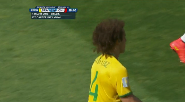 TeamJA876's tweet photo. Gooooaaaal for Brazil by DAVID LUIZ 18'. BRAZIL 1 - 0 Chile #RoundOf16 #WorldCup2014 #BrazilvsChile #Samba #luiz http://t.co/yzKCKdhYu6