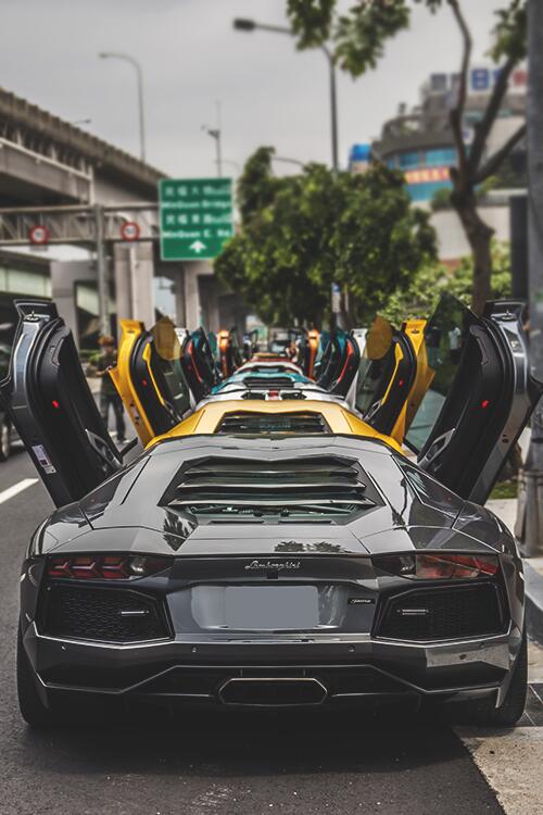 PeterMolloy10's tweet photo. “@xannm: “@luxuryineurope: Lamborghini lineup. http://t.co/lYLtSh5qOF”@PeterMolloy10”
