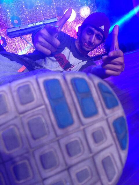 acash_5678's tweet photo. Thinking of dance at this hour . Is this wht ppl call passion .living to dance http://t.co/LPuB05UZMX