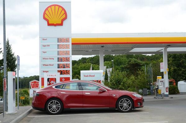 Tesla's tweet photo. Never pay for gas again. 
Superchargers are free for Model S owners for life. 
Sent by Bjorn on his EU road trip. http://t.co/oLnlnK4SGQ