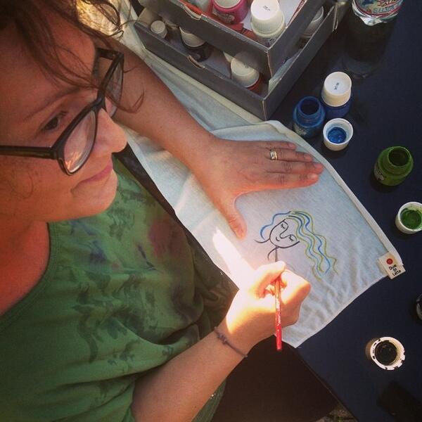 Giusy Anzovino aka <a href="/gialloragno/">Giusy</a> personalizza la sciarpa in fibra di latte, offerta da <a href="/d/">d</a>... ift.tt/1jZnQTU