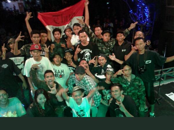 SymphonicPortal's tweet photo. Nyata bersama @SlamHarder2 @TMHustla ! \m/ http://t.co/HH8ael8EZ6