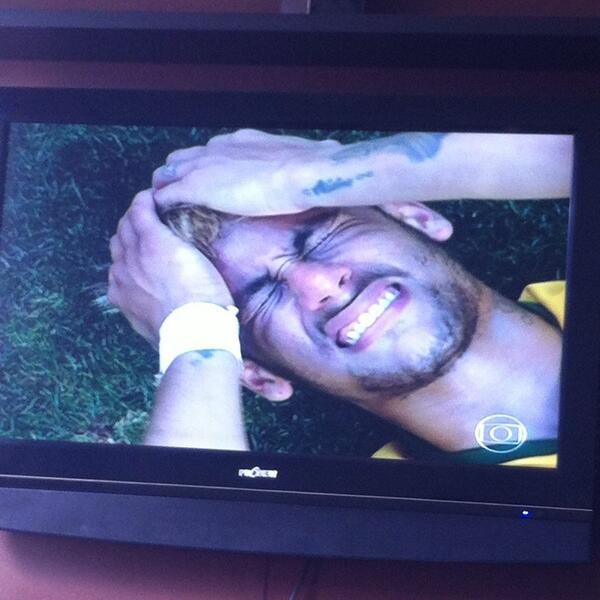 gusrochaa's tweet image. Neymar estilo Hazel Grace