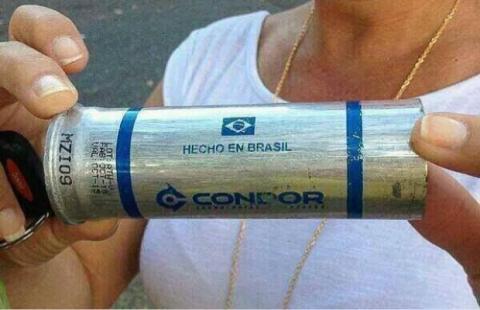 DolarToday's tweet photo. #Venezolano ¿Quieres celebrar el triunfo de Brasil y vestis sus colores? Recuerda esto que te ahoga y hace llorar http://t.co/OYtlPNlUgB