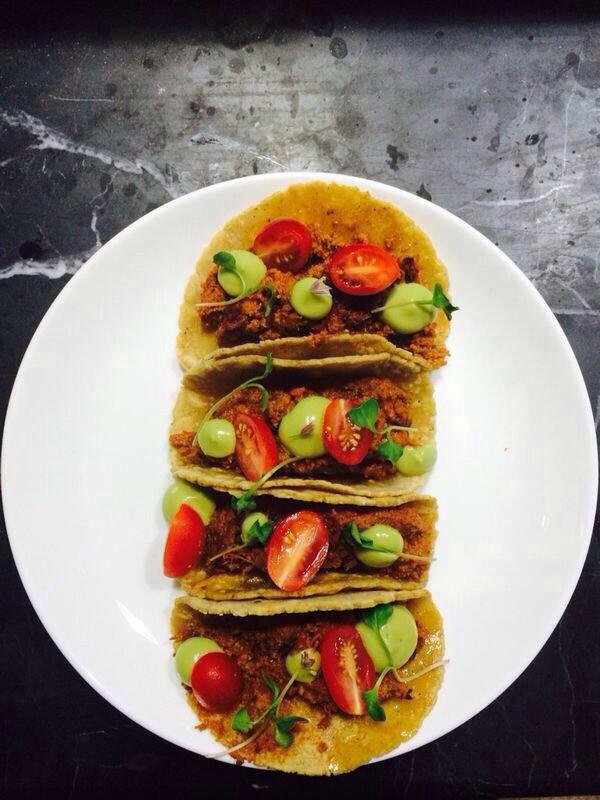 "Tacos de Rib-Eye con tortillas hechas a mano" todo esto y más en la nueva carta del <a href="/DUKEroma/">DüKE roma</a> a partir de las 10am