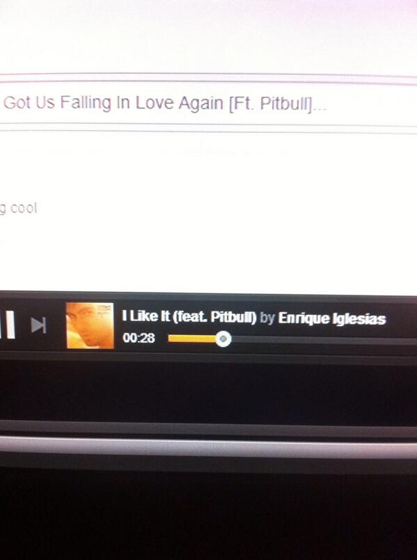 gilezy98's tweet photo. Jamminnnnnn' http://t.co/Ze8iPdmidP