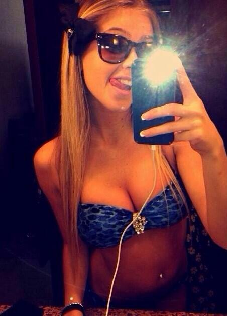 MadMadyyy's tweet photo. Beach bound 🙌🌞🌴 http://t.co/YtxZFLSdim