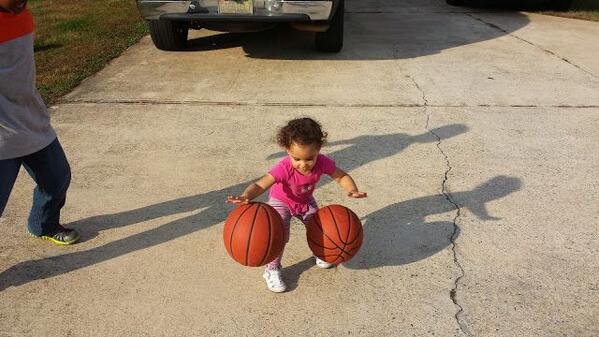 LibbyGabriel3's tweet photo. Sidney got game. Watch out! http://t.co/T5nGoLHOAZ