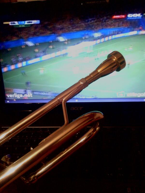 Joaky21's tweet photo. World Cup. Uruguay Vs Colombia http://t.co/anSIEUQepf