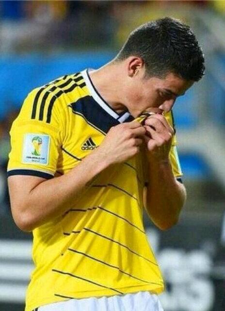 JamesCo10mbia's tweet photo. JAMES RODRIGUEZ 5 GOLES EN EL #Mundial2014 ¡¡¡GOLEADOR!!! http://t.co/NfpUtSfuHy
