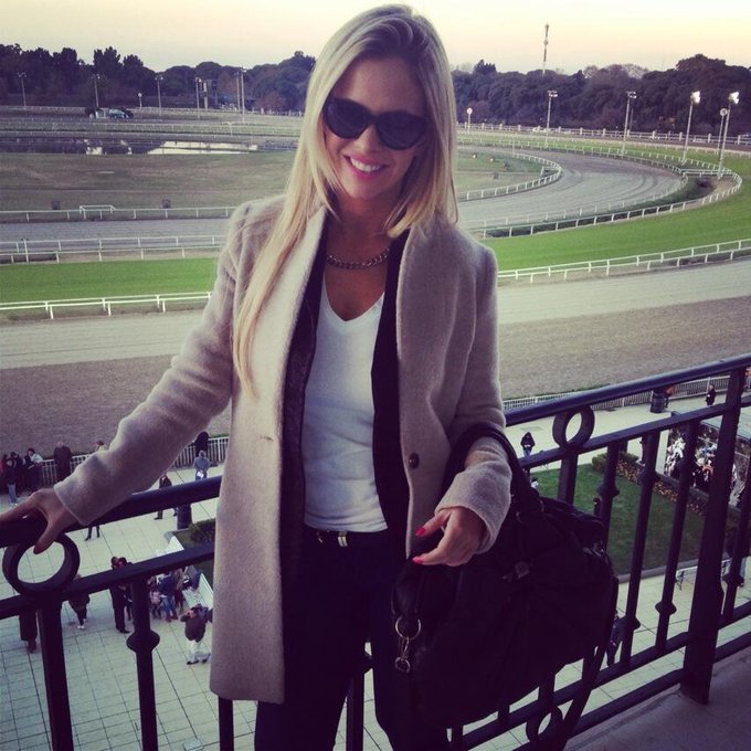 En el hipódromo de Palermo! La carrera de las estrellas!! http://t.co/h84j64KtE1