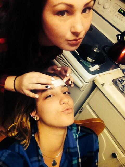 emmtots's tweet image. #brokeproblems