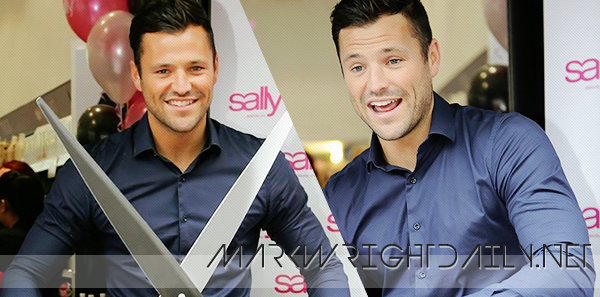 MarkWDailyNET's tweet image. [Photos] Sally Store Opening, Leeds June 28th: markwrightdaily.net/?p=288 @MarkWright_