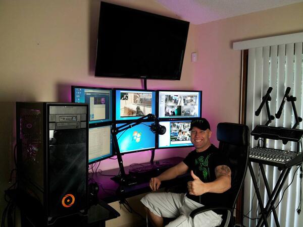 GamingSetupPics's tweet image. 6 monitors and a plasma. Don't mind if I do