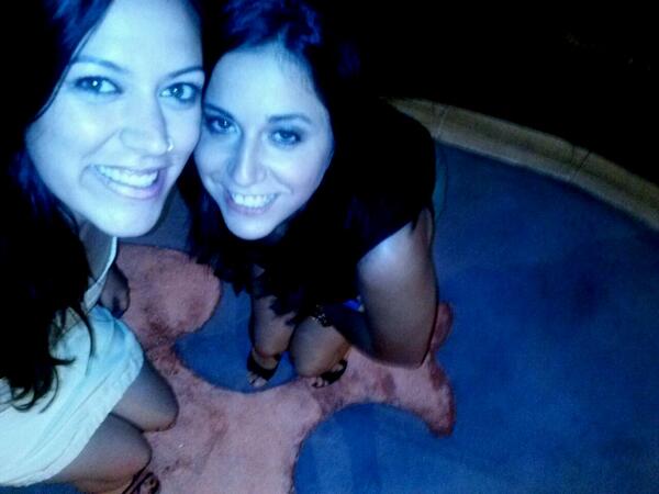 veranodel90's tweet photo. Parada en #larotonda de @rotondahijos antes de la 'penúltima' http://t.co/rwlHck8GSu