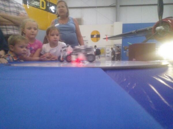 moleisele's tweet image. Lets get ready to ruuummmbbbllleee! #robotstyle #nightwings #Tucson