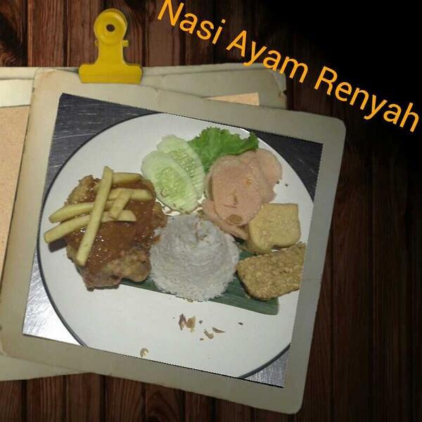 we_lauw's tweet photo. Special Today's:Ayam Renyah.......yuk kita coba http://t.co/srCY8EN0zj