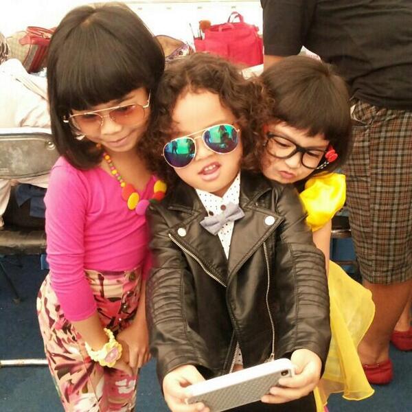 CoboyJr_yaaa's tweet photo. Selfie dulu :-) @romariasimbolon http://t.co/vrzHaox1I8