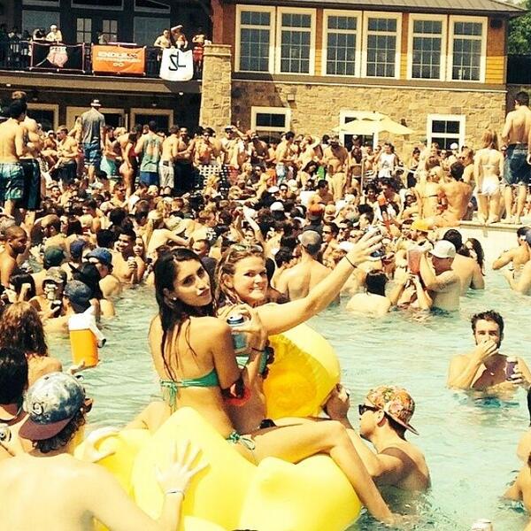 jennmart007's tweet image. If someone offer you a duck ride, would you take it!? 🐣 #duckride #txstate #retreat #TXSummerBash #TXSTTrendSetters