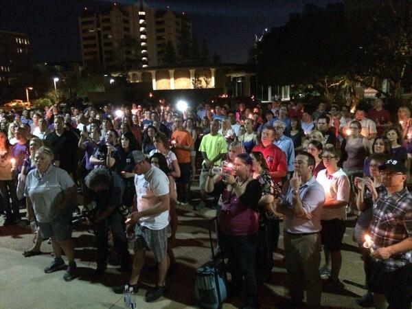RealSheriffJoe's tweet image. Several hundred turned out for the candlelight vigil tonight in downtown Phx.