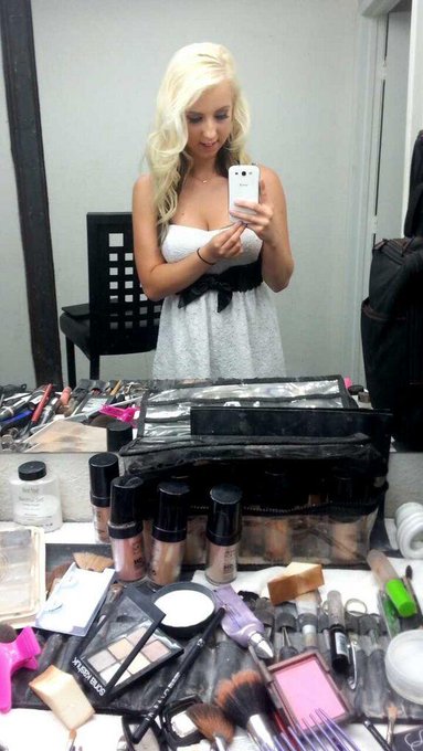 Behind the scenes of a shoot I did this week :) keep your eyes out for it <333 http://t.co/lkf3qMOpQ<a href="/tag/photoshoot"class="tags"><span>#photoshoot</span></a><a href="/tag/shine"class="tags"><span>#shine</span></a><a href="/tag/sparkle"class="tags"><span>#sparkle</span></a><a href="/tag/glitter"class="tags"><span>#glitter</span></a>