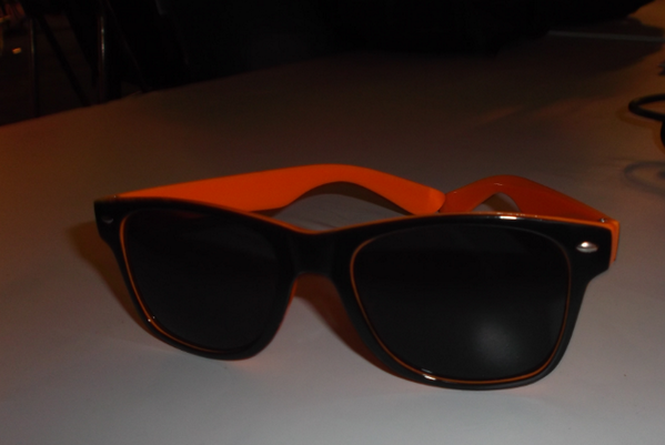 Any_Rmz_05's tweet photo. #CPMX5 Se cambia una playera de realidad aumentada...por lentes de #3dmx
http://t.co/NRqTkxKteb http://t.co/cPfQNUPnBl