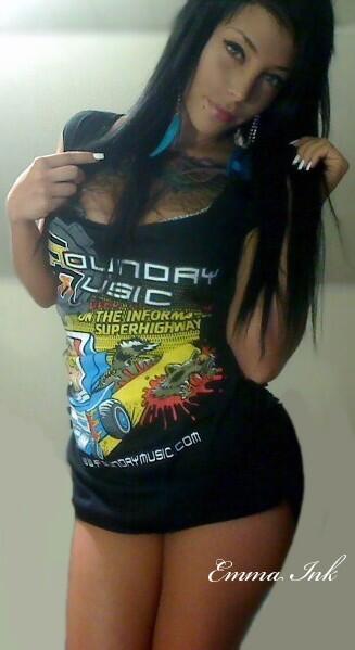 shakinitdotcom's tweet image. Check out little miss sexy Emma Ink! emmaink.shakinit.com/videos/Masturb…