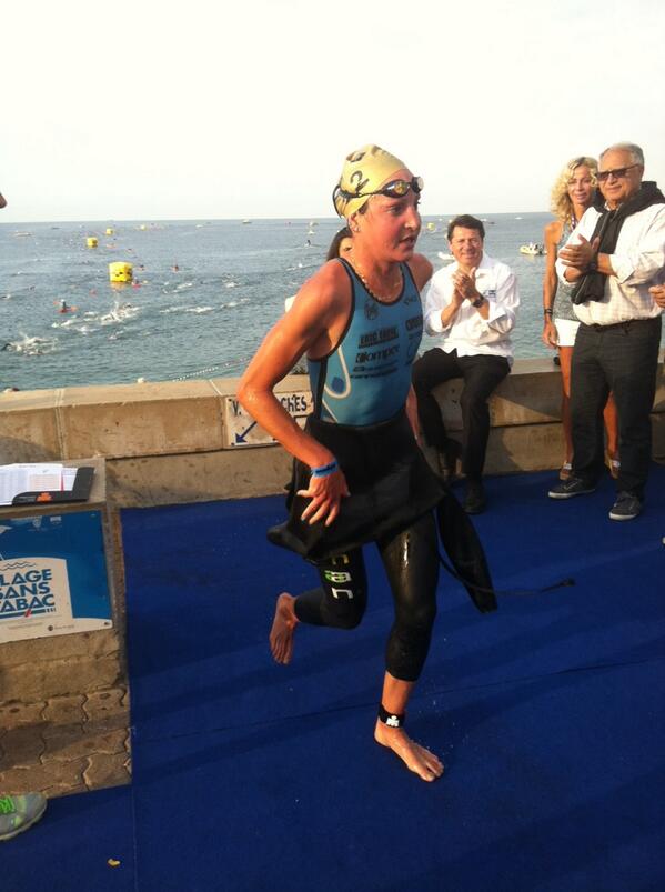 RRetrain's tweet image. “@MAGTRIMAG: IM FRANCE
6'50 de retard pour Jeanne Collonge à la sortie de l'eau http://t.co/dP1xtVNlJp”