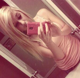 "@bluntbitxh: Quote with your #selfiesforamanda and follow those who fav 😈" http://t.co/uXofjsBTGc<a class="tags" target="_blank" title="On Twitter" href="/?out=eyJ0eXAiOiJKV1QiLCJhbGciOiJIUzUxMiJ9.eyJpYXQiOjE3MjUwNDYwMjksImlzcyI6InR3cG9ybnN0YXJzLmNvbSIsIm5iZiI6MTcyNTA0NjAyOSwiZXhwIjoxNzU2NTgyMDI5LCJyZWRpcmVjdF91cmwiOiJodHRwczovL3R3aXR0ZXIuY29tL2JsdW50Yml0eGgifQ.9poXofWuQS9C5stdOfeb0TBEvm_edUtnnRSoN5TsiD2mgEjxvi_tAa9XEJM-Eno453Rb_R5MvtOXC_p2IXX-fw">@bluntbitxh</a><a href="/tag/selfiesforamanda"class="tags">#selfiesforamanda</a>