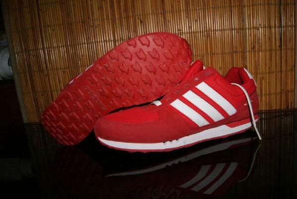 MILITANstore's tweet photo. 350k gan RT @negoobet berapaan nih min "@MILITANstore: Neo Racer size 43 2/3 http://t.co/e64PQ7MR6A"