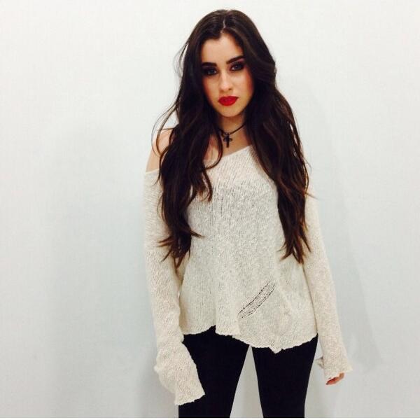 NutellaNLauren's tweet image. #HottieOfTheWeek @LaurenJauregui from @FifthHarmony 👀😏💃🔥🙈@eonline #PreOrderFifthHarmonyBOSS 
smarturl.it/5HBOSS