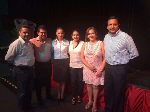 IdaniaGm's tweet image. Gracias infinitas por ser parte de este maravilloso evento, por ser ejemplo y motivar a los niños. @CarlosAReyesC