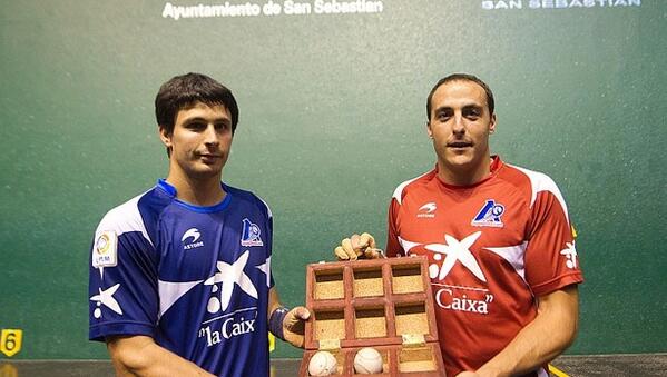 "Izquierda o derecha" en Deia bit.ly/1loTYjL