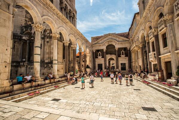 Sail_Croatia's tweet image. Exploring the amazing Diocletian&apos;s Palace in Split.