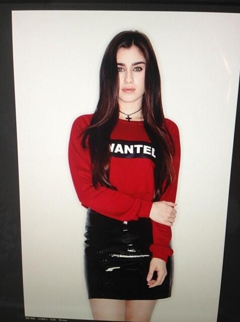 NutellaNLauren's tweet image. #HottieOfTheWeek @eonline 🔥🔥🔥@LaurenJauregui from @FifthHarmony 
#PreOrderFifthHarmonyBOSS 
smarturl.it/5HBOSS