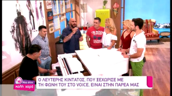 kintatos's tweet photo. Όμορφη παρέα Μες στην καλή χαρά ευχαριστώ για την φιλοξενία τραγουδήσαμε και περάσαμε υπέροχα.
http://t.co/3ruV5QTrCo http://t.co/MwgGqQTqxI