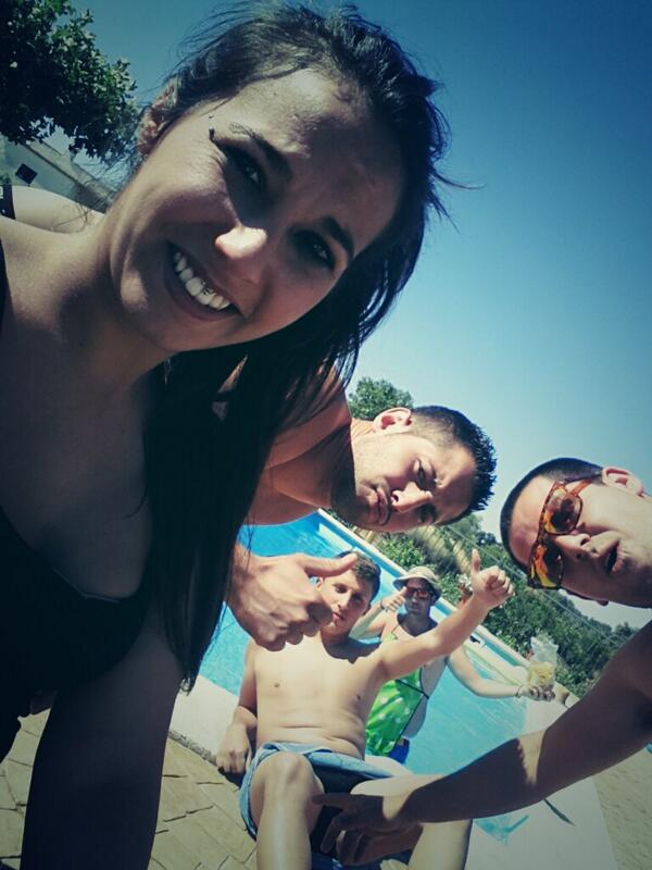 aljimenzgar's tweet photo. Que bien se esta cuando se esta bien!!!!! De mañaneo!!!!! @Cchatarra14 @javitapon @jorge_2704  #tomasin http://t.co/ZzDpEtHr0b