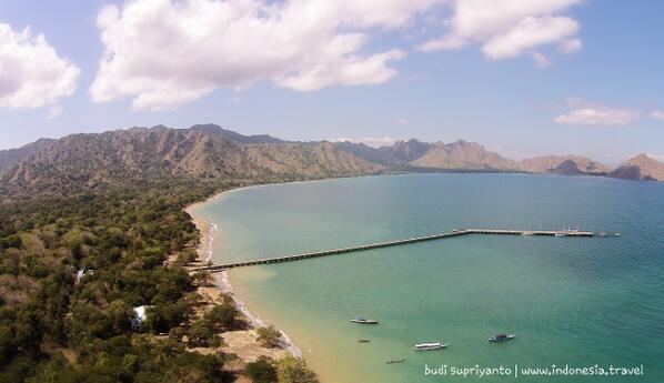 Beautiful aerial view of Loh Liang, Komodo National Park goo.gl/BtYK4i (Pic via <a href="/budyoke/">budi supriyanto</a> <a href="/indtravel/">Ind Travel</a>)