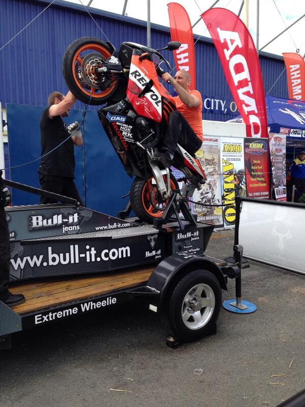 TCTWTO's tweet image. Former world wheelie record holder Dodge trying out our extreme wheelie machine #chester #TCTWTO