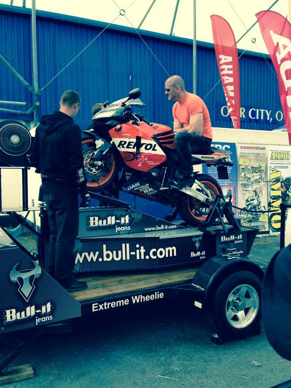 TCTWTO's tweet image. Former world wheelie record holder Dodge trying out our extreme wheelie machine #chester #TCTWTO