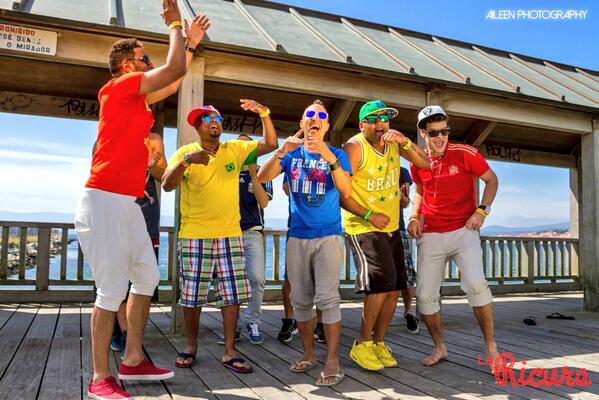 <a href="/FrederlynM/">frederlyn mayora</a> graba junto con @LaRicuraBand in Spain #yoquieroirabrasil  Tema con motivo a the world cup ⚽️
