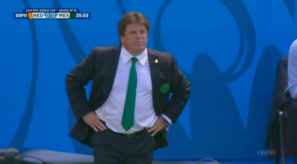 Mike Herrera doesn’t take water breaks. Water takes Mike Herrera breaks. #NEDvMEX
